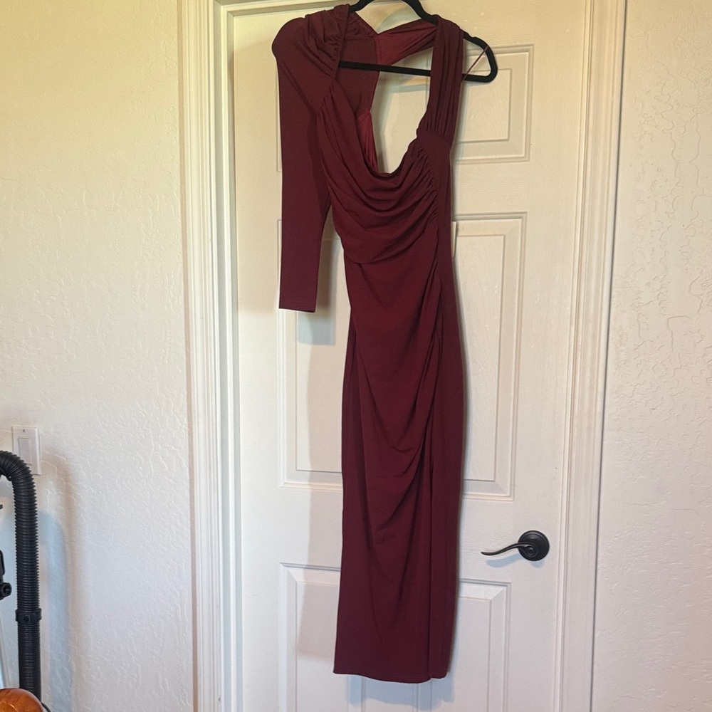 Chic One-Shoulder Burgundy Dress